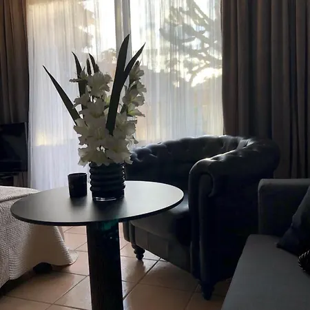 Apartamento Parque Cattleya - Studio Royal